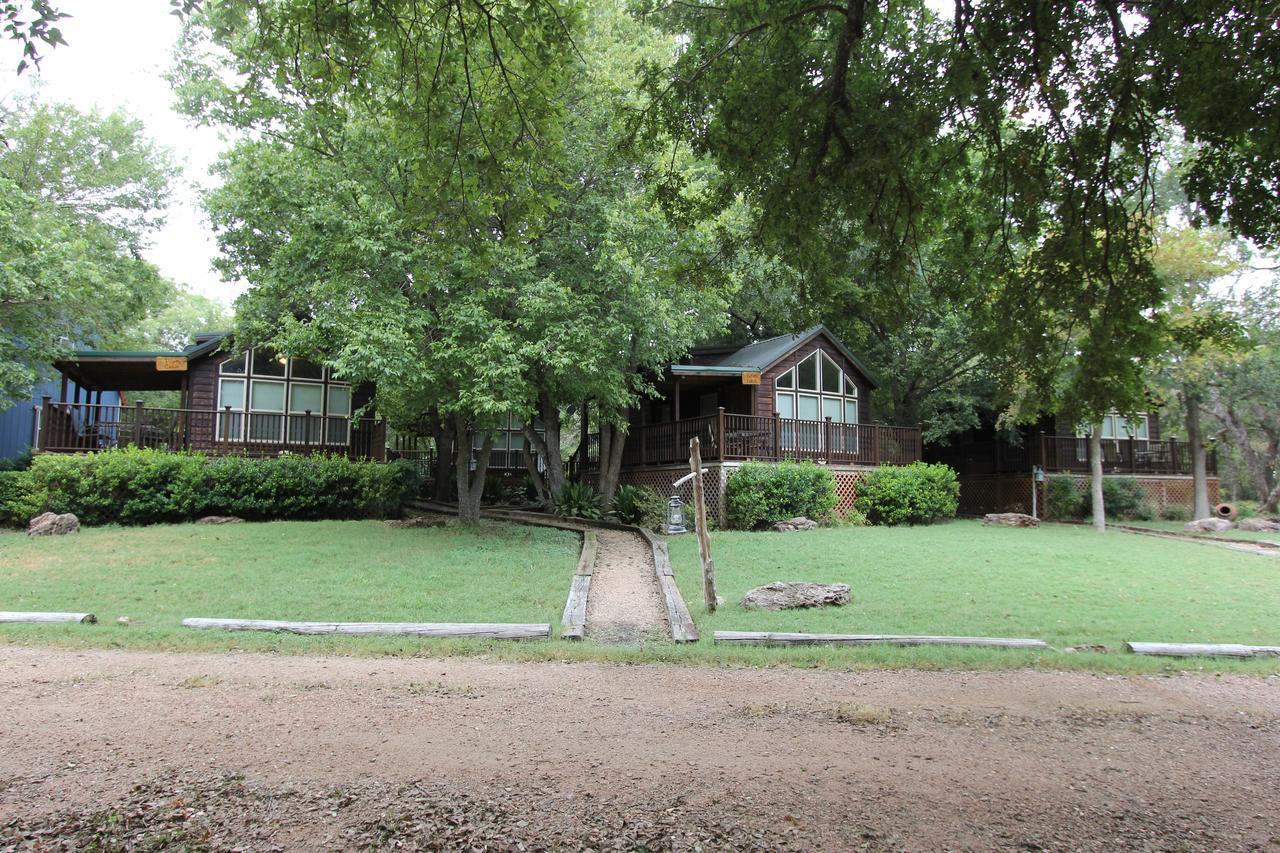 Pecan Cabin เฟรเดอริกส์เบิร์ก ภายนอก รูปภาพ
